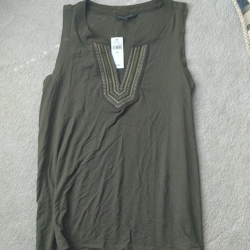 Banana republic sleeveless top